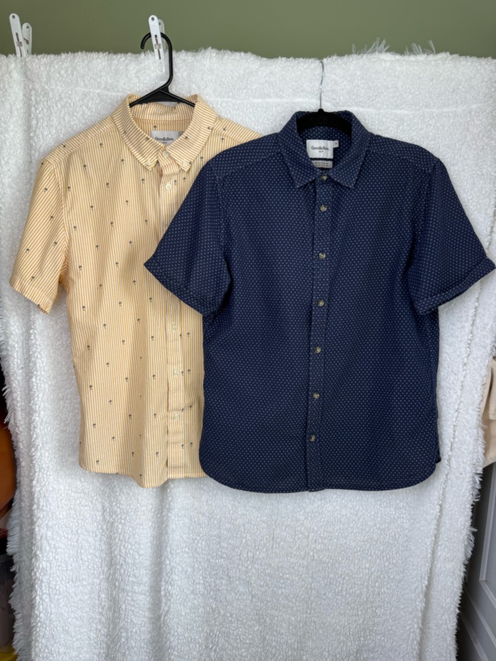 Goodfellow & Co Lot of 2 Short Sleeve Button-Down Shirt Medium